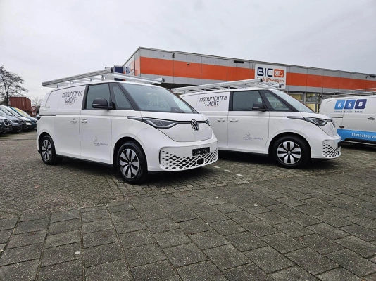 Nieuwe bedrijfswagens voor Monumentenwacht Noord-Brabant volledig uitgerust